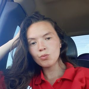 Meet your Posher, Alicia